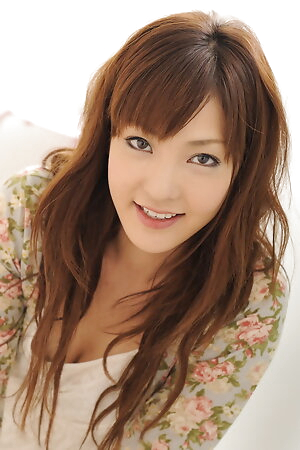 Cheating wife Nami Honda is waiting for fuck anyone